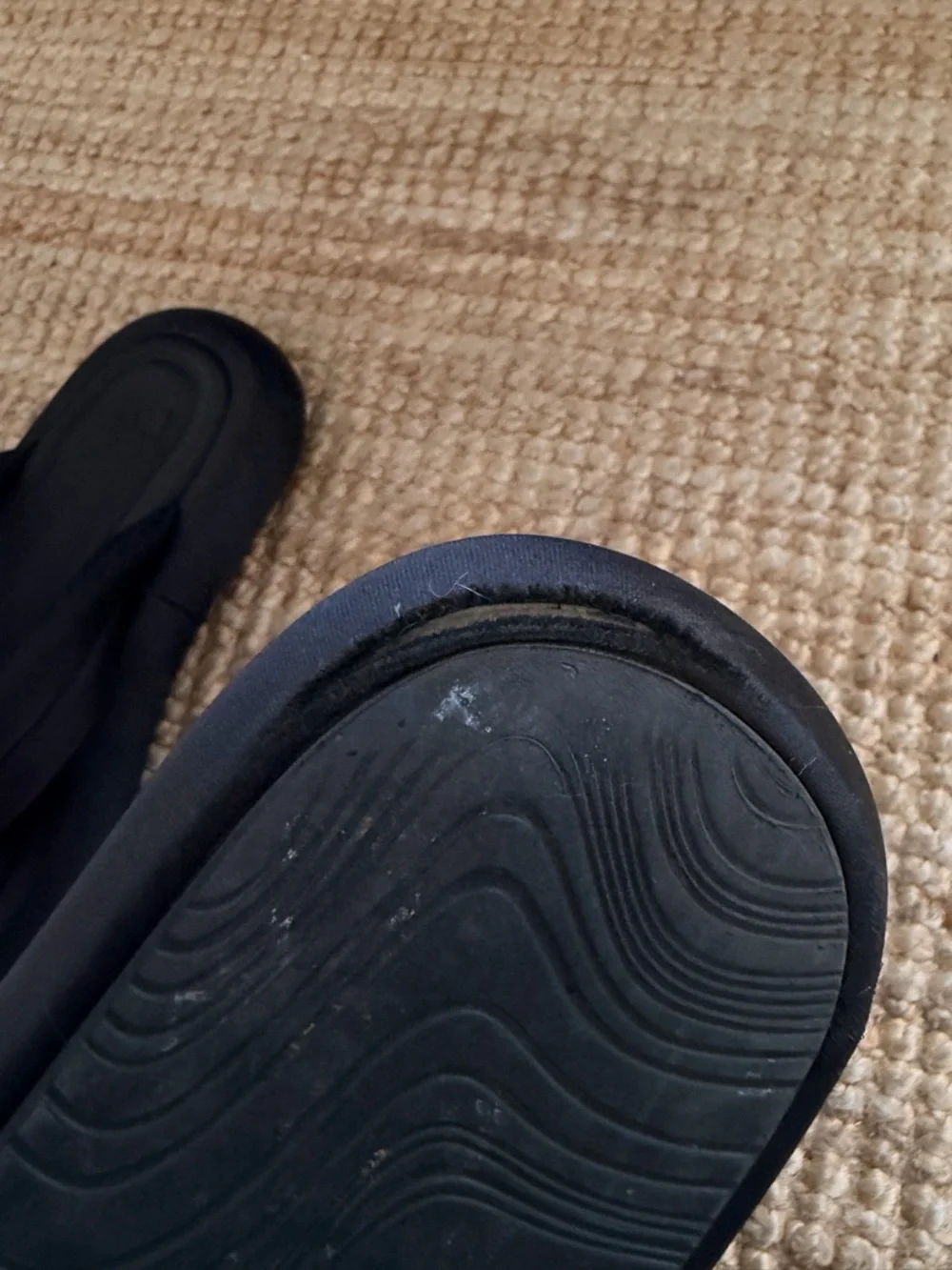 Zara Black Padded Flip-Flop Sandals - Picture 4 of 5